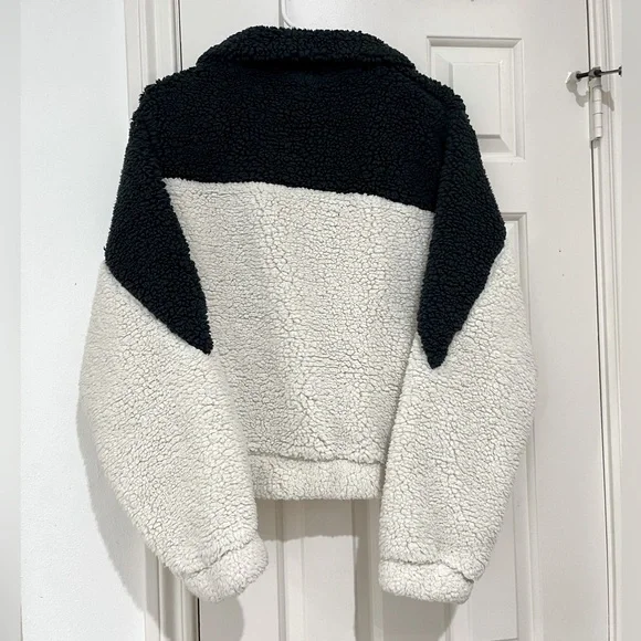 SAGE COLLECTIVE Charcoal and White Teddy Pullover Zip size small - Picture 6 of 6
